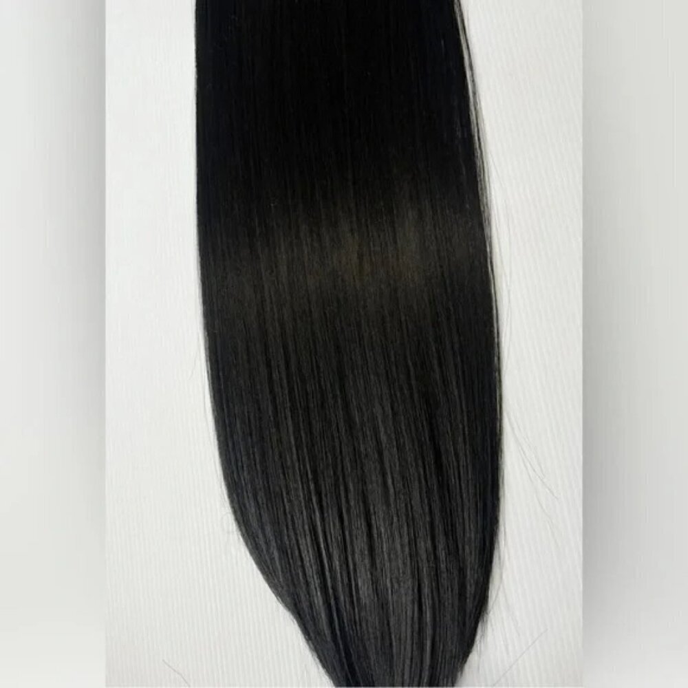 Black hair extensions - Picture 2 of 6